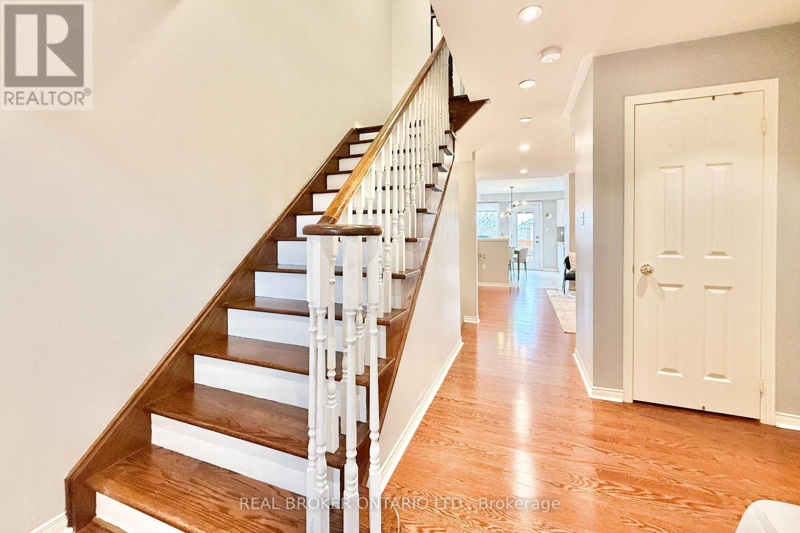 46 Revelstoke Crescent, Richmond Hill, Ontario  L4B 4T2 - Photo 26 - N12954678