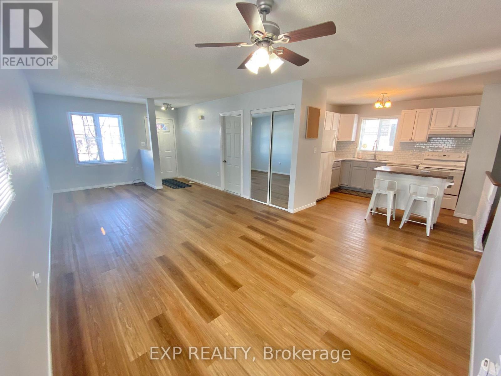 55 Athabaska Road, Barrie (Holly), Ontario  L4N 8E8 - Photo 2 - S12954660