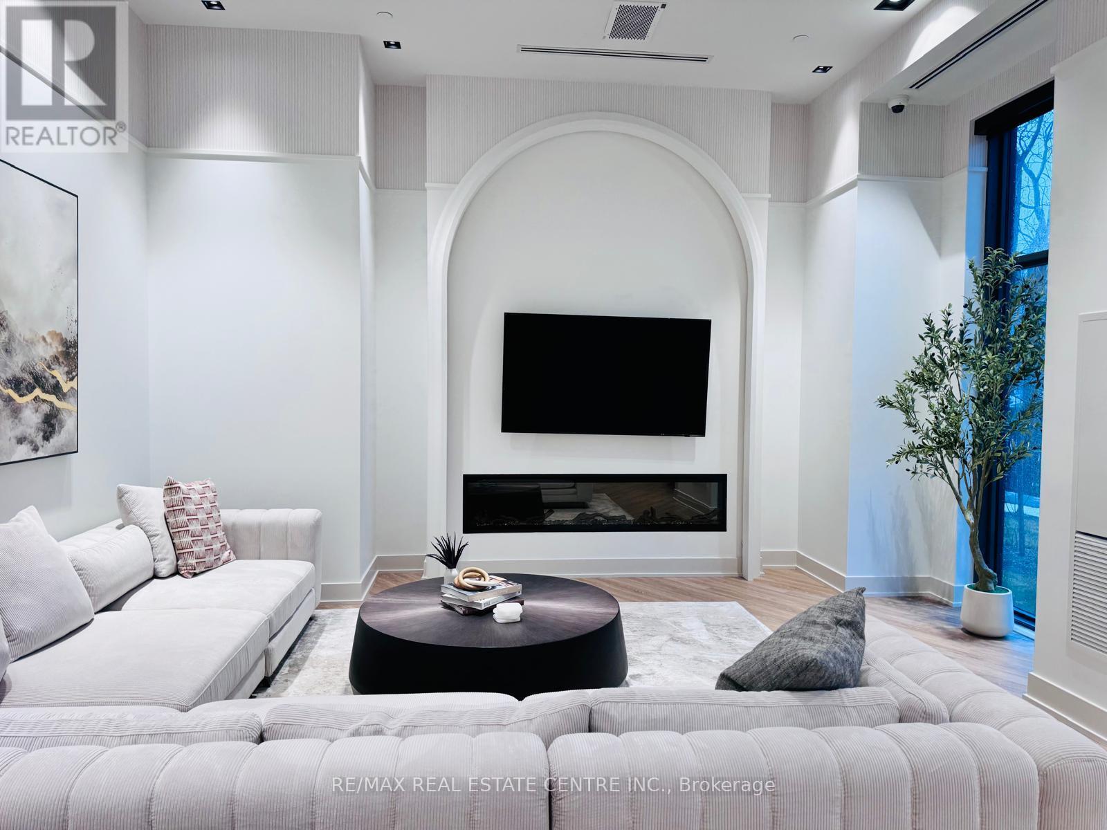 707 - 2088 James Street, Burlington, Ontario  L7R 0H2 - Photo 4 - W12954680