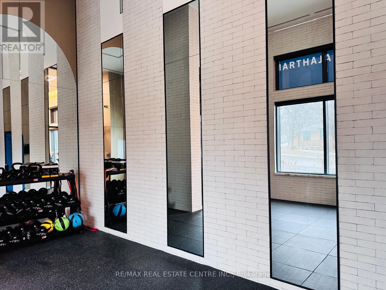 707 - 2088 James Street, Burlington, Ontario  L7R 0H2 - Photo 6 - W12954680