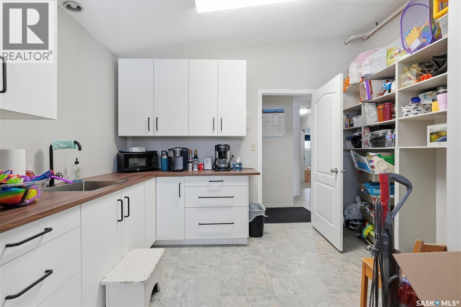 33 Antrim Street, Lanigan, Saskatchewan  S0K 2M0 - Photo 9 - SK031985