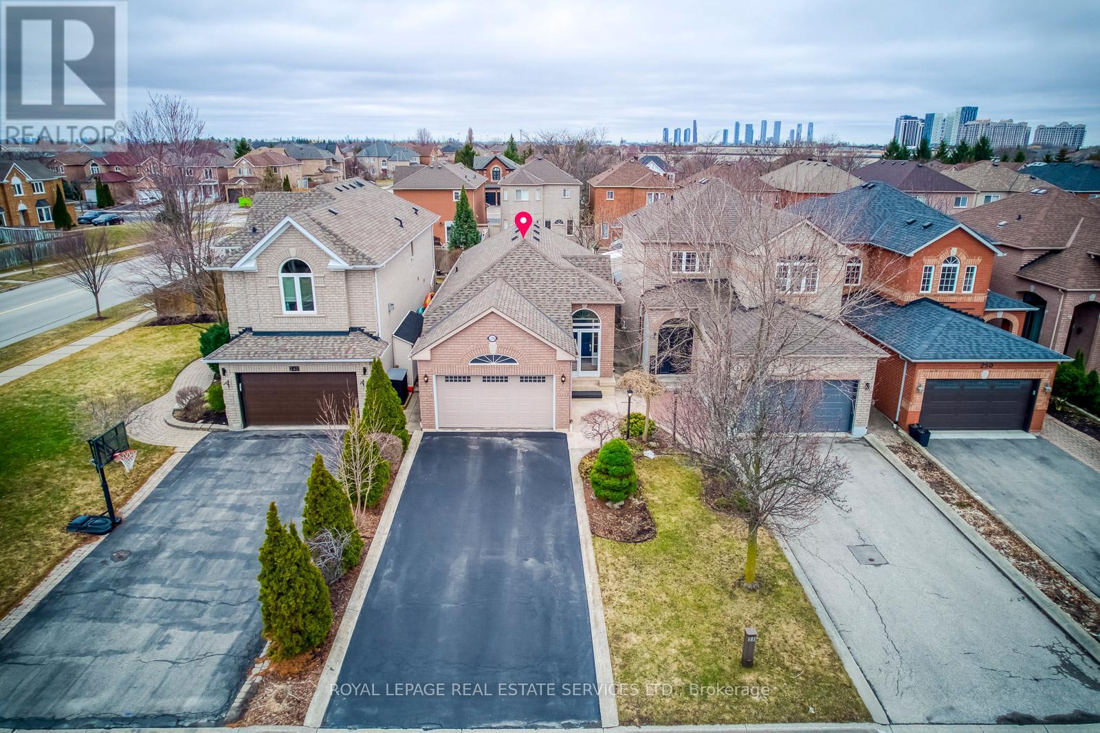 236 Slywood Crescent, Vaughan, Ontario  L6A 2P9 - Photo 3 - N12950694