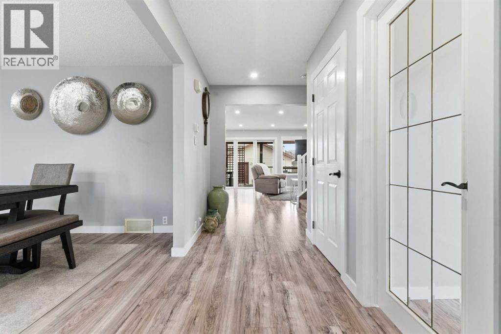 23 Prestwick Green Se, Calgary, Alberta T2Z 3M1 - Photo 3 - A2298063