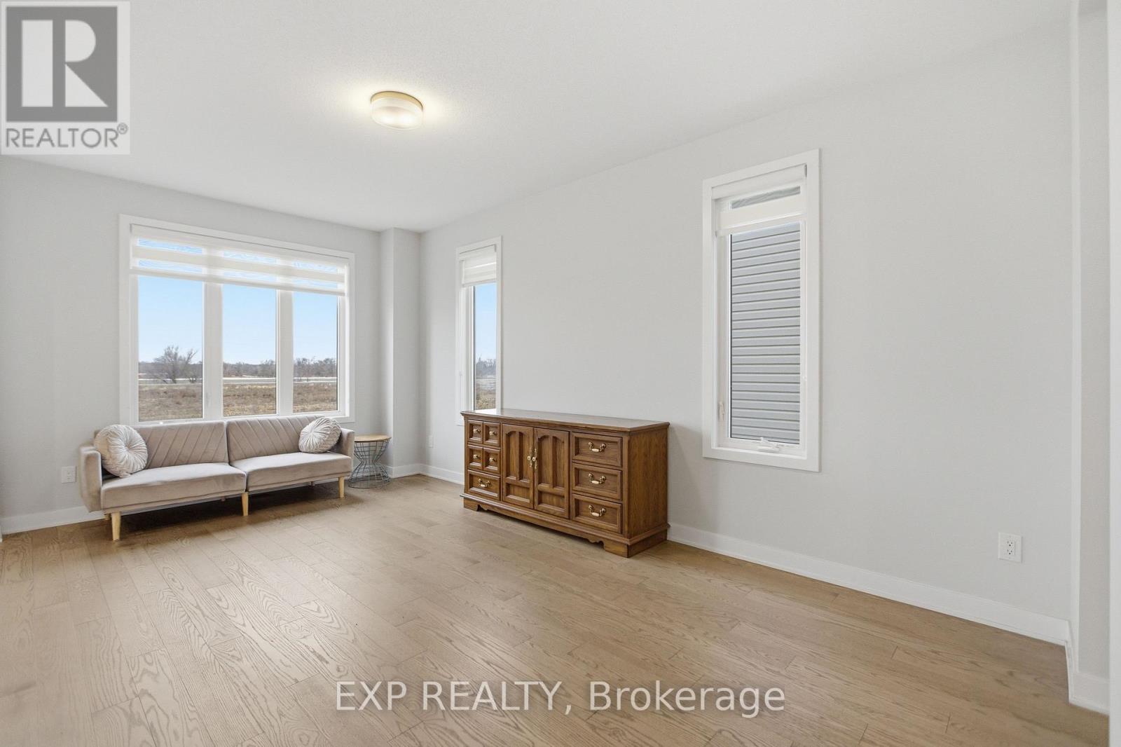 116 Main Halyard Lane, Ottawa, Ontario  K2J 7B6 - Photo 12 - X12954724