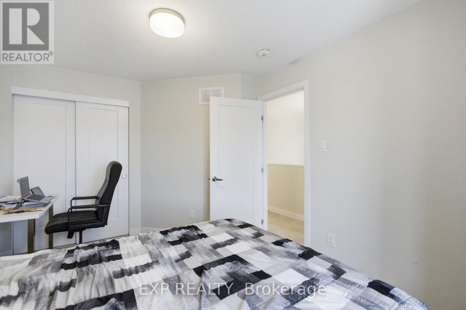 116 Main Halyard Lane, Ottawa, Ontario  K2J 7B6 - Photo 19 - X12954724