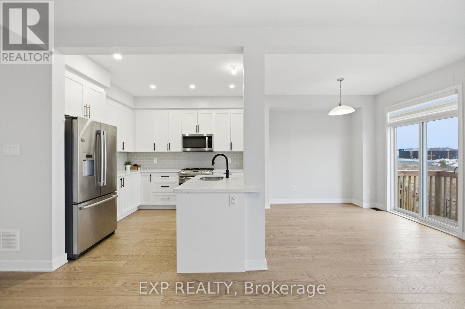 116 Main Halyard Lane, Ottawa, Ontario  K2J 7B6 - Photo 9 - X12954724