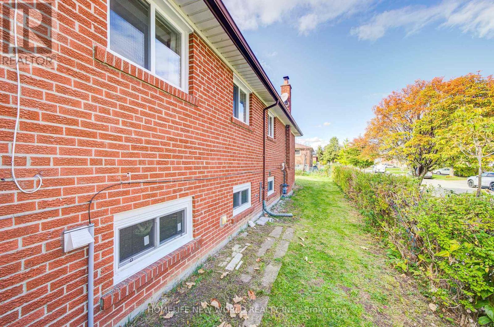 86 Tuscarora Drive, Toronto, Ontario  M2H 2K3 - Photo 40 - C12479665