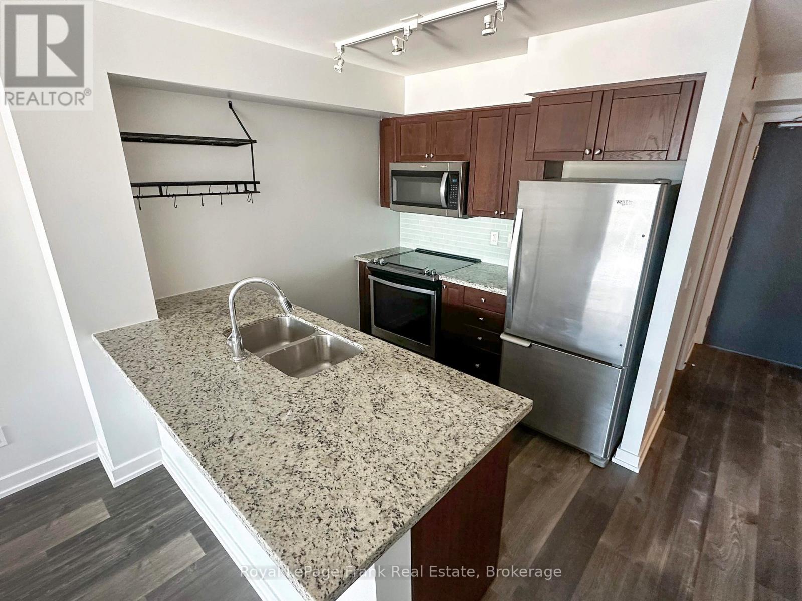 501 - 8 Trent Avenue, Toronto, Ontario  M4C 0A6 - Photo 4 - E12954726