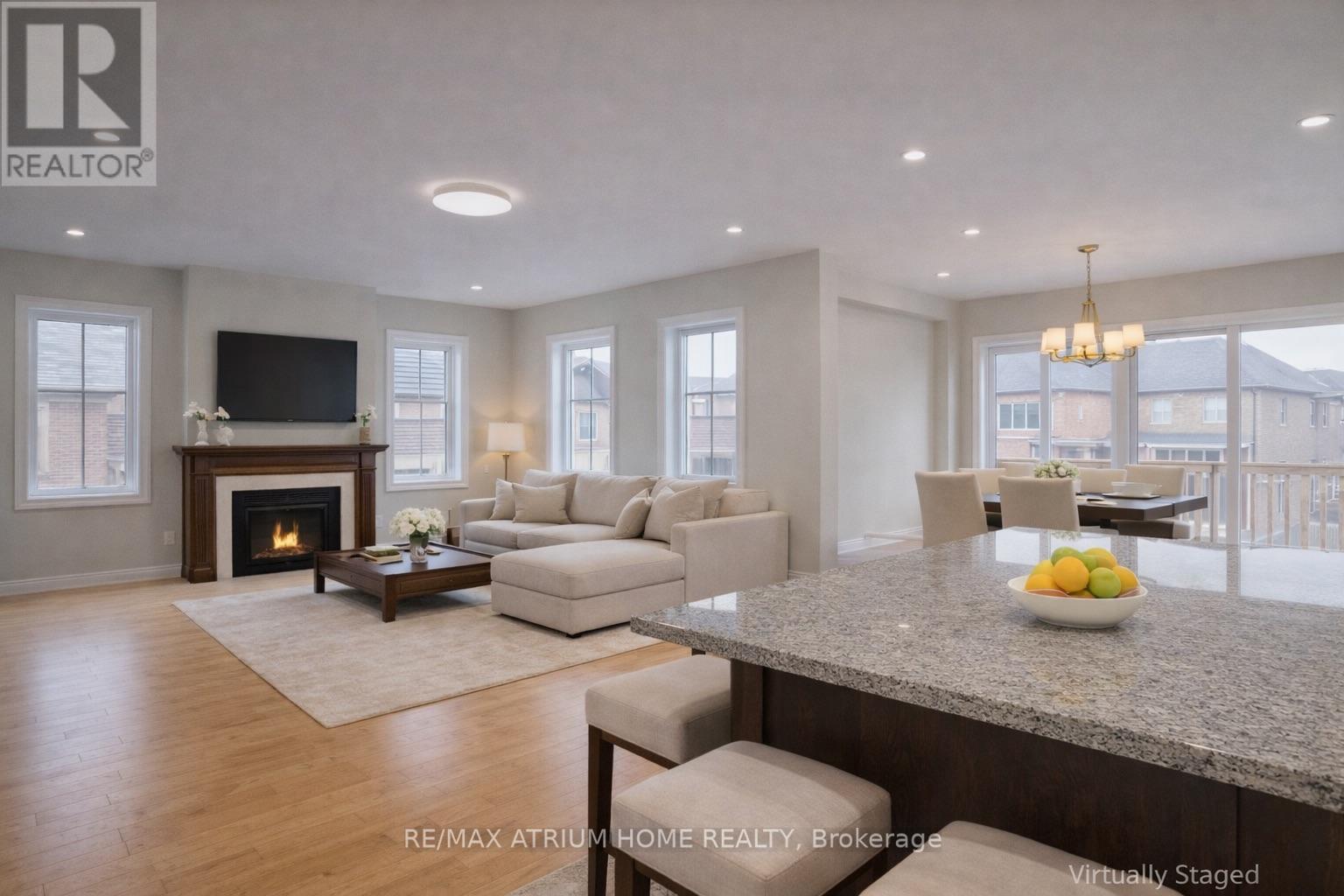 79 Wellspring Avenue, Richmond Hill, Ontario  L4E 1E8 - Photo 4 - N12954716