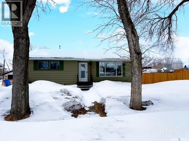 327 Wallace Street, Kamsack, Saskatchewan  S0A 1S0 - Photo 2 - SK032017