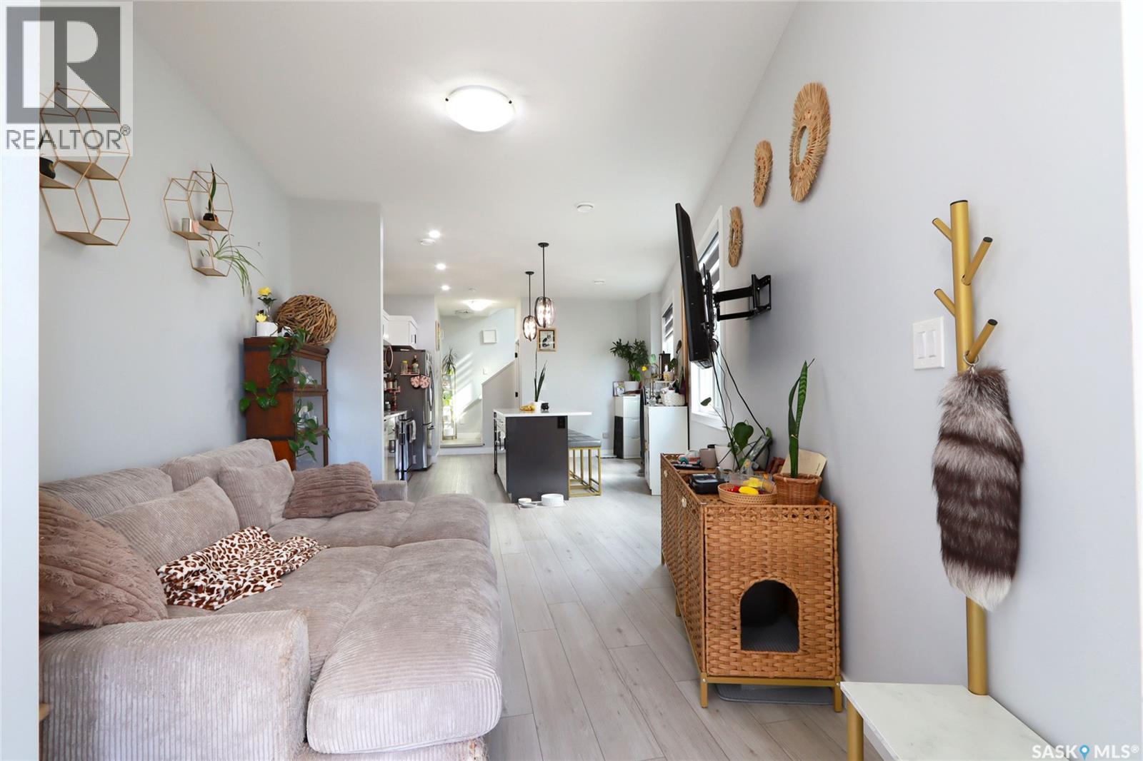 2213 Pasqua Street, Regina, Saskatchewan  S4T 4M5 - Photo 2 - SK031982