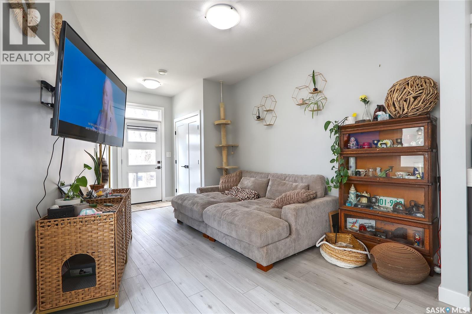 2213 Pasqua Street, Regina, Saskatchewan  S4T 4M5 - Photo 3 - SK031982