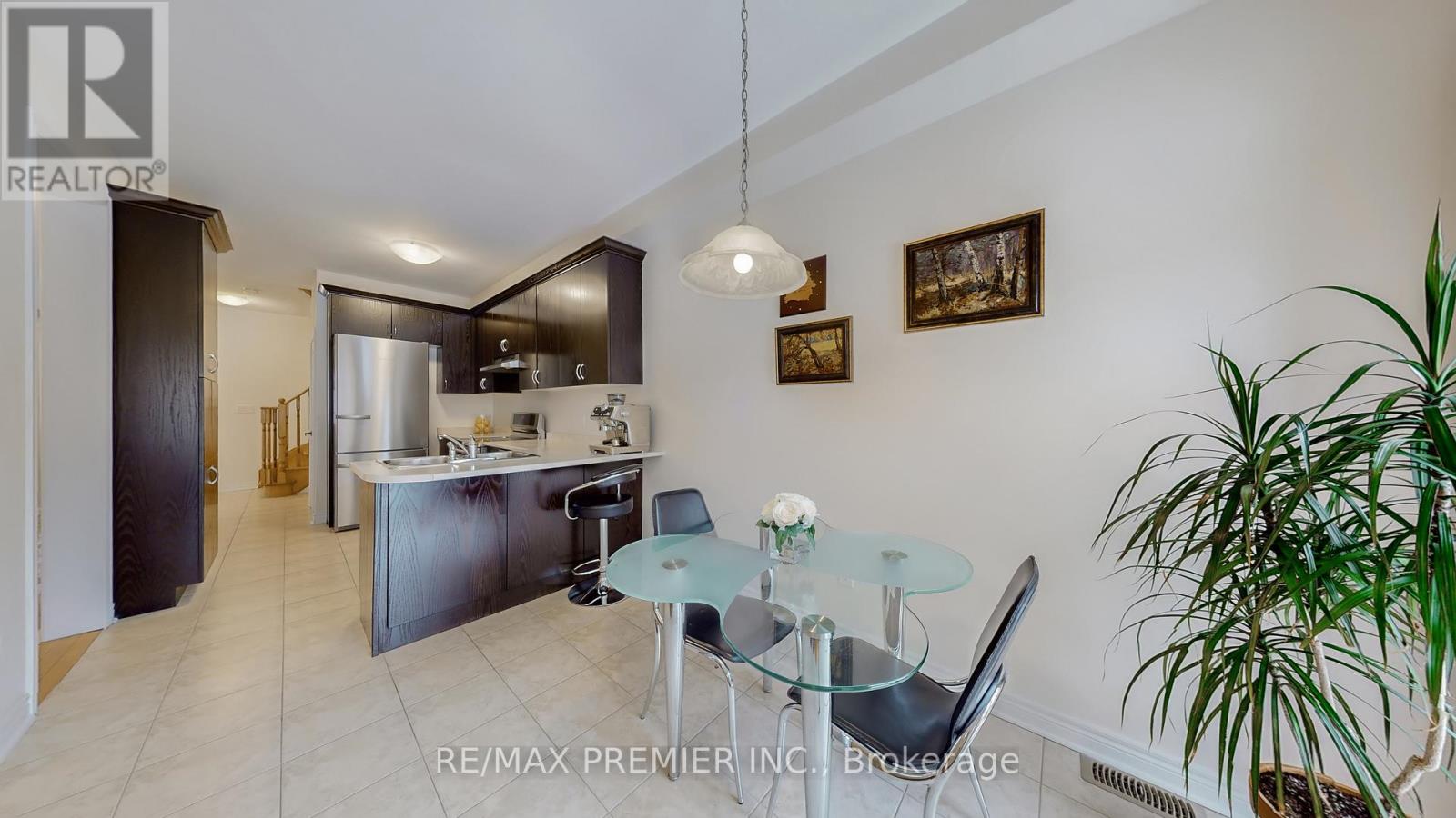 32 Blue Grouse Road, Vaughan, Ontario  L6A 4B9 - Photo 13 - N12952926