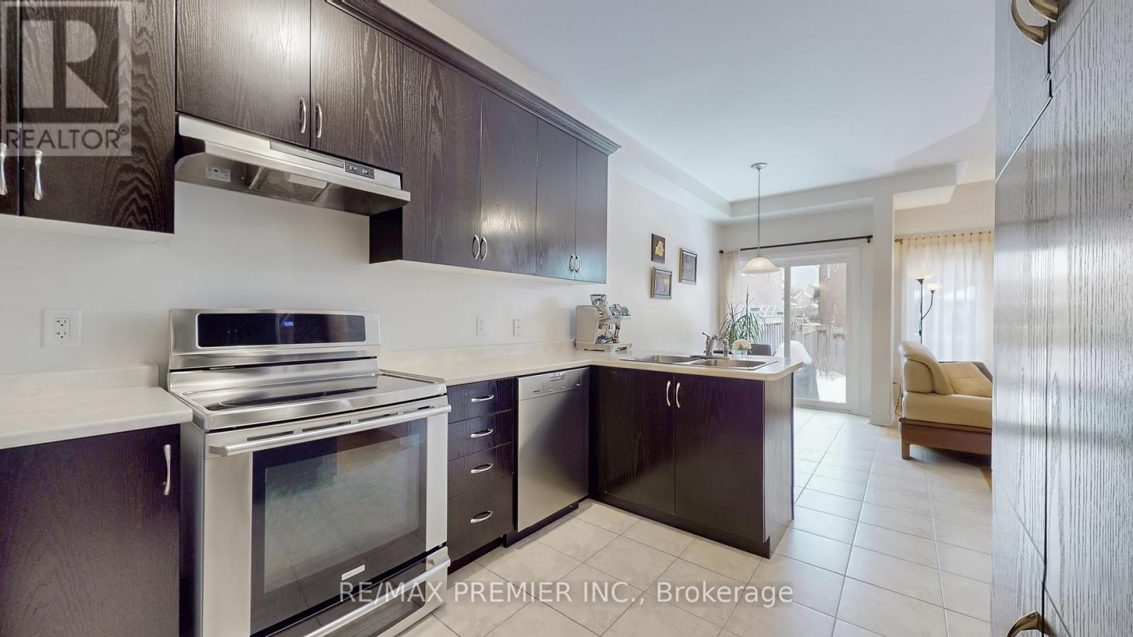 32 Blue Grouse Road, Vaughan, Ontario  L6A 4B9 - Photo 11 - N12952926