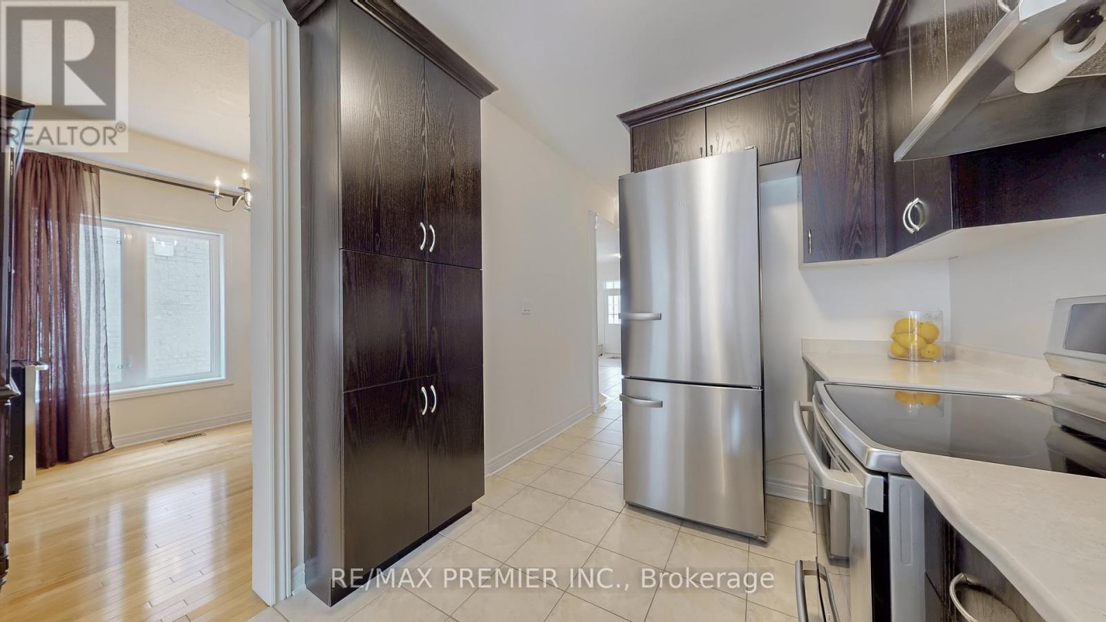 32 Blue Grouse Road, Vaughan, Ontario  L6A 4B9 - Photo 10 - N12952926