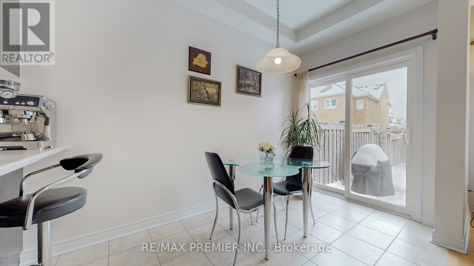 32 Blue Grouse Road, Vaughan, Ontario  L6A 4B9 - Photo 12 - N12952926