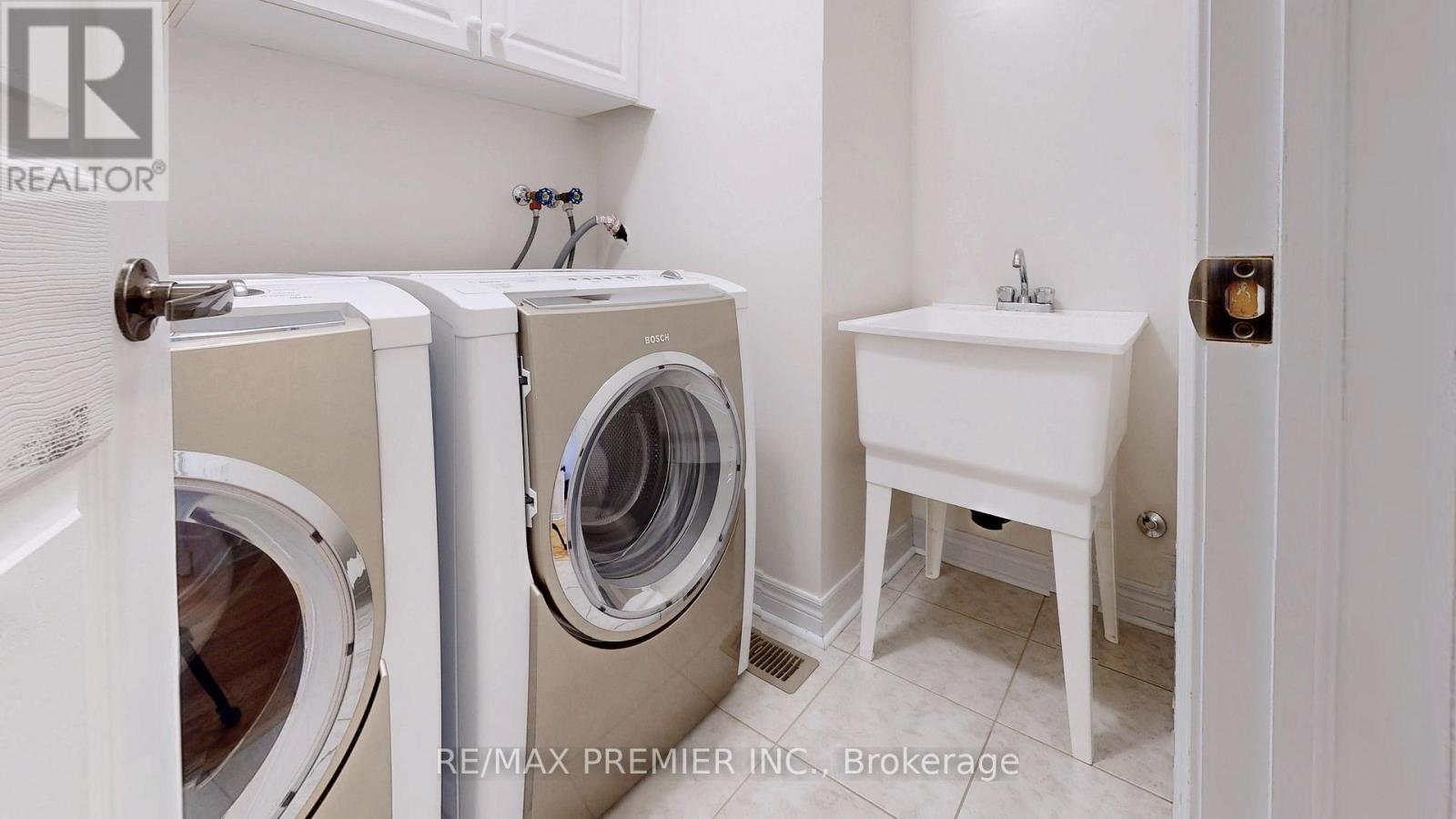 32 Blue Grouse Road, Vaughan, Ontario  L6A 4B9 - Photo 28 - N12952926