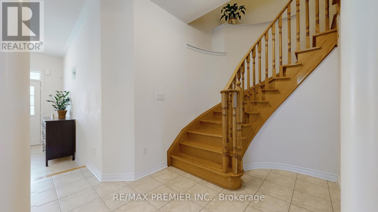 32 Blue Grouse Road, Vaughan, Ontario  L6A 4B9 - Photo 18 - N12952926