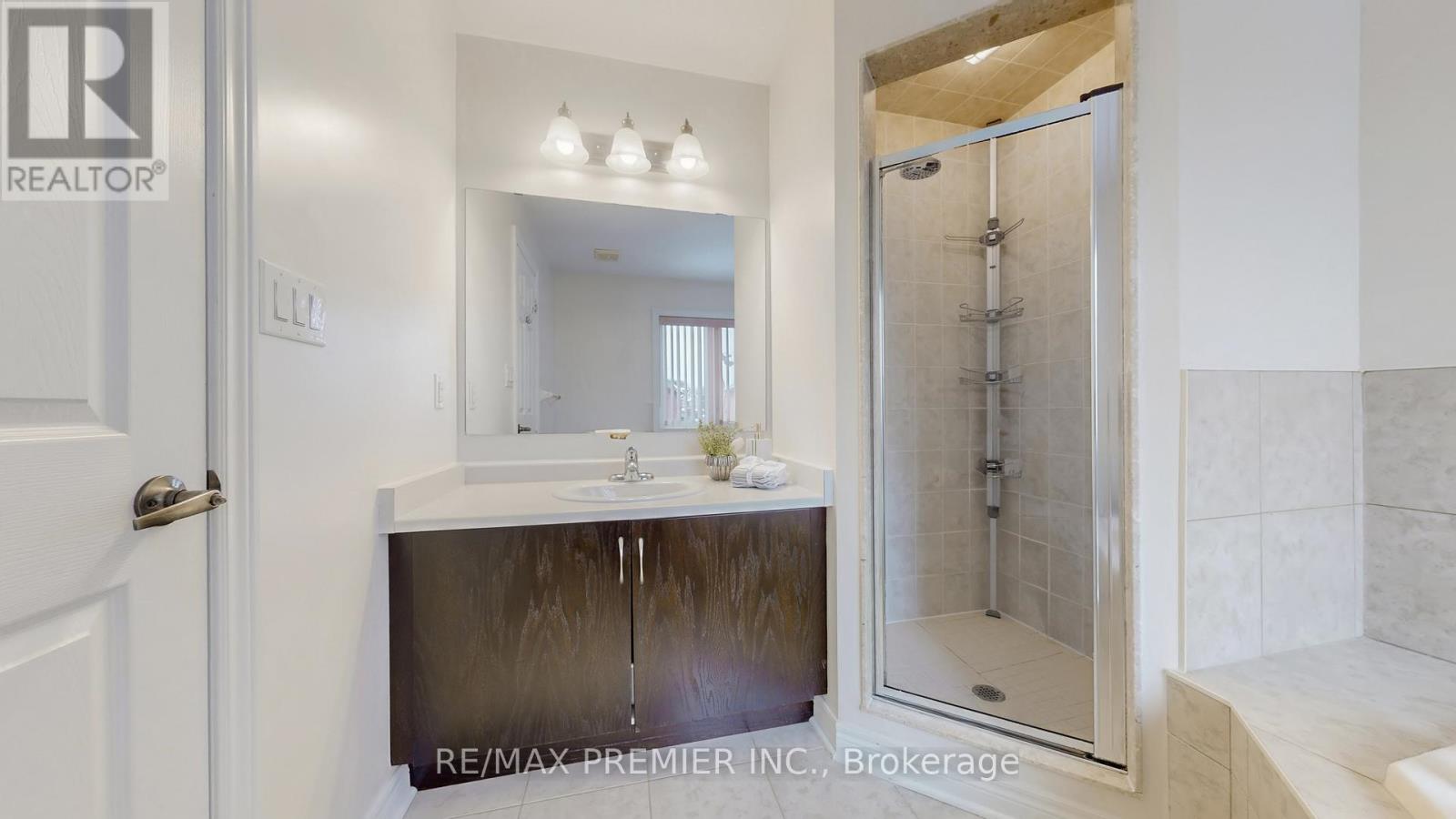 32 Blue Grouse Road, Vaughan, Ontario  L6A 4B9 - Photo 21 - N12952926