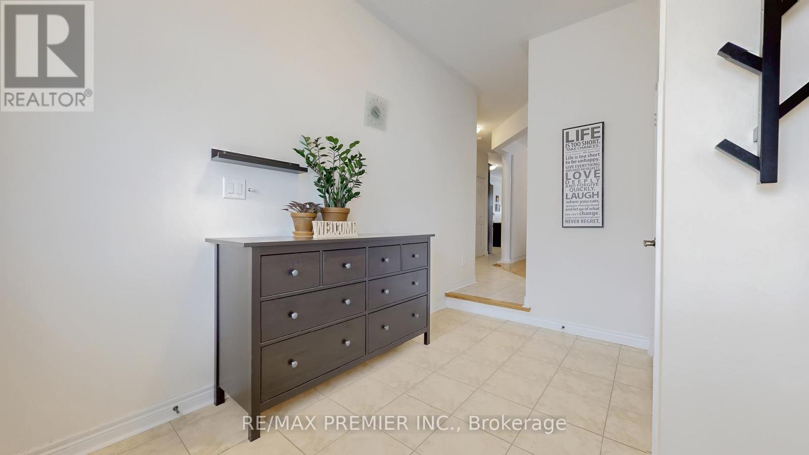 32 Blue Grouse Road, Vaughan, Ontario  L6A 4B9 - Photo 4 - N12952926