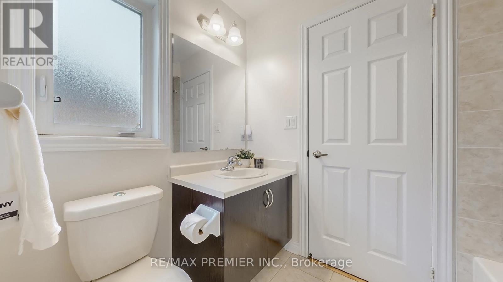 32 Blue Grouse Road, Vaughan, Ontario  L6A 4B9 - Photo 25 - N12952926