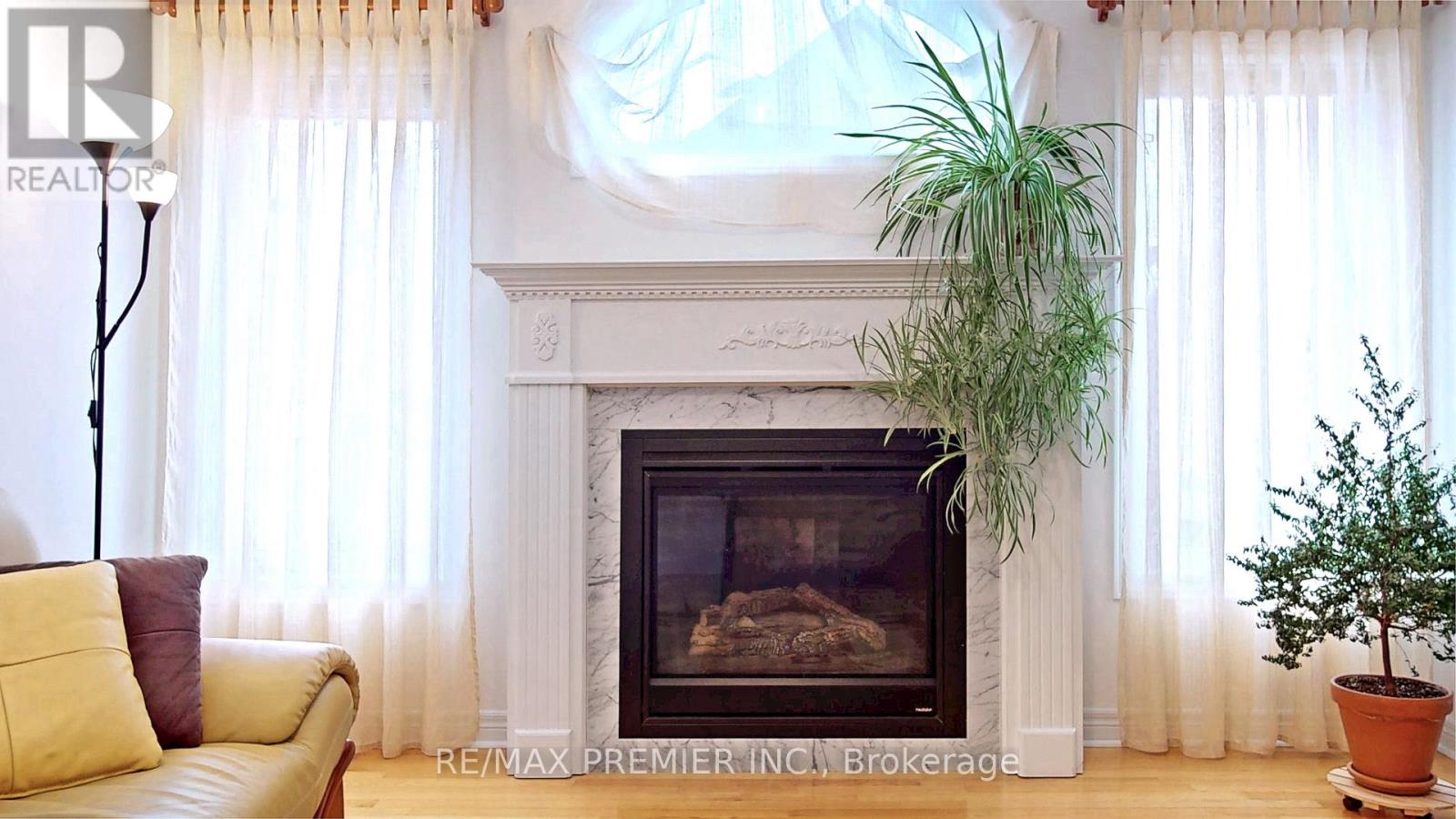 32 Blue Grouse Road, Vaughan, Ontario  L6A 4B9 - Photo 6 - N12952926