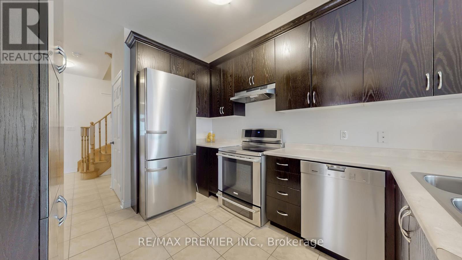 32 Blue Grouse Road, Vaughan, Ontario  L6A 4B9 - Photo 9 - N12952926