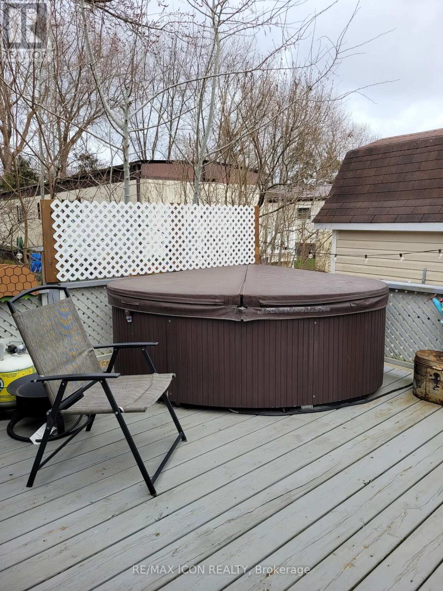 35 - 9839 Lakeshore Road, Lambton Shores, Ontario  N0M 1T0 - Photo 21 - X12954112