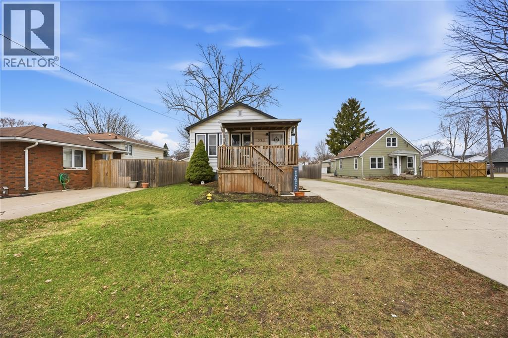 993 Murphy Road, Sarnia, Ontario  N7S 2Y3 - Photo 2 - 26003258