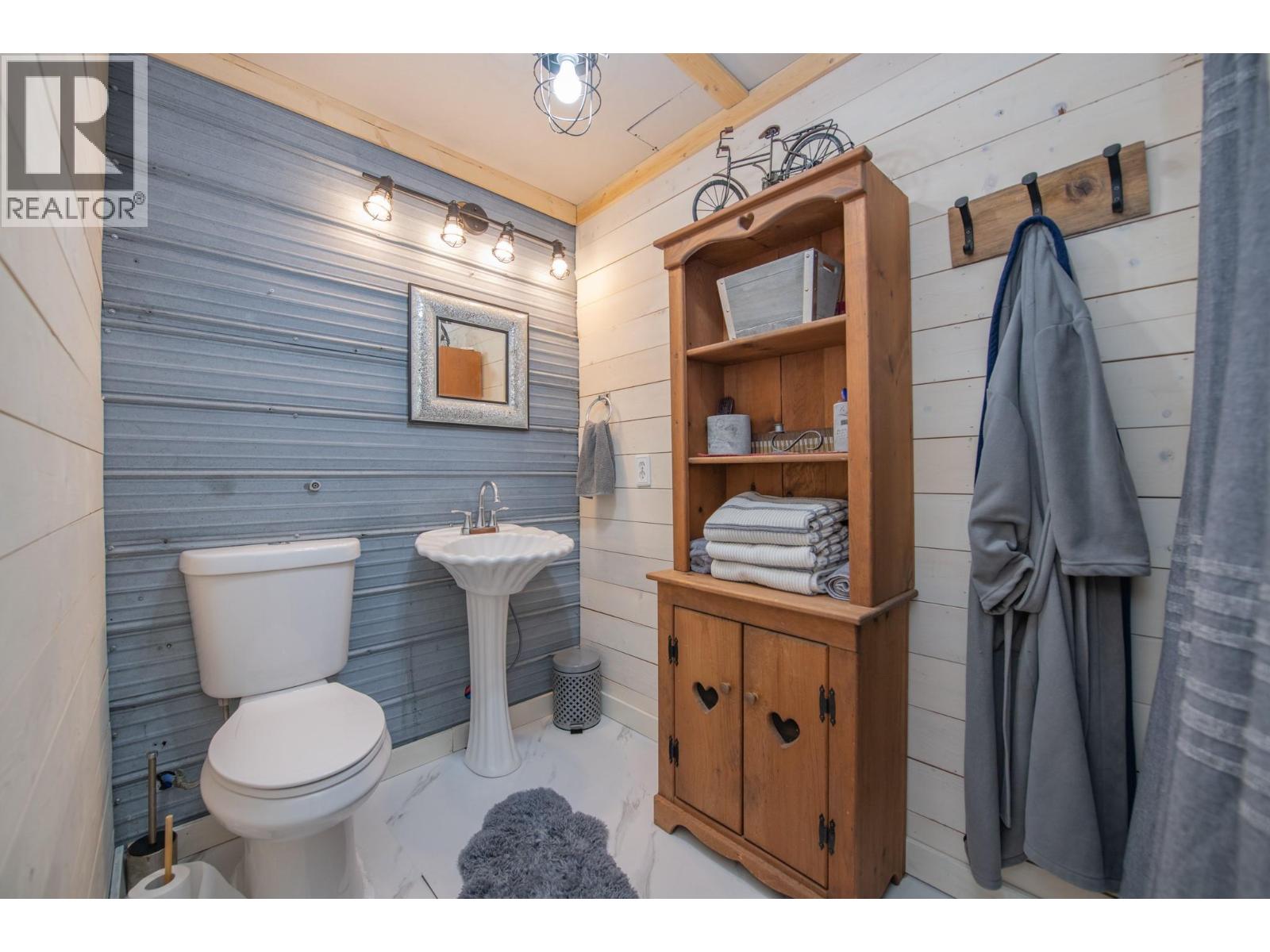 1495 6 Highway, Nakusp, British Columbia  V0G 1R1 - Photo 44 - 10381274