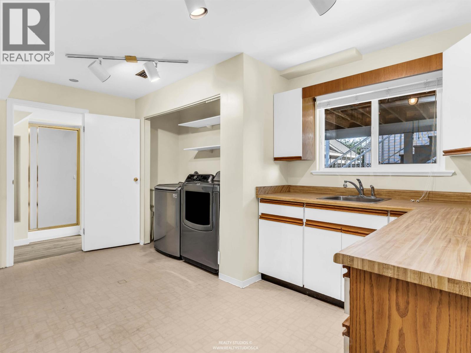 6431 Nanika Crescent, Richmond, British Columbia  V7C 2W6 - Photo 9 - R3105239