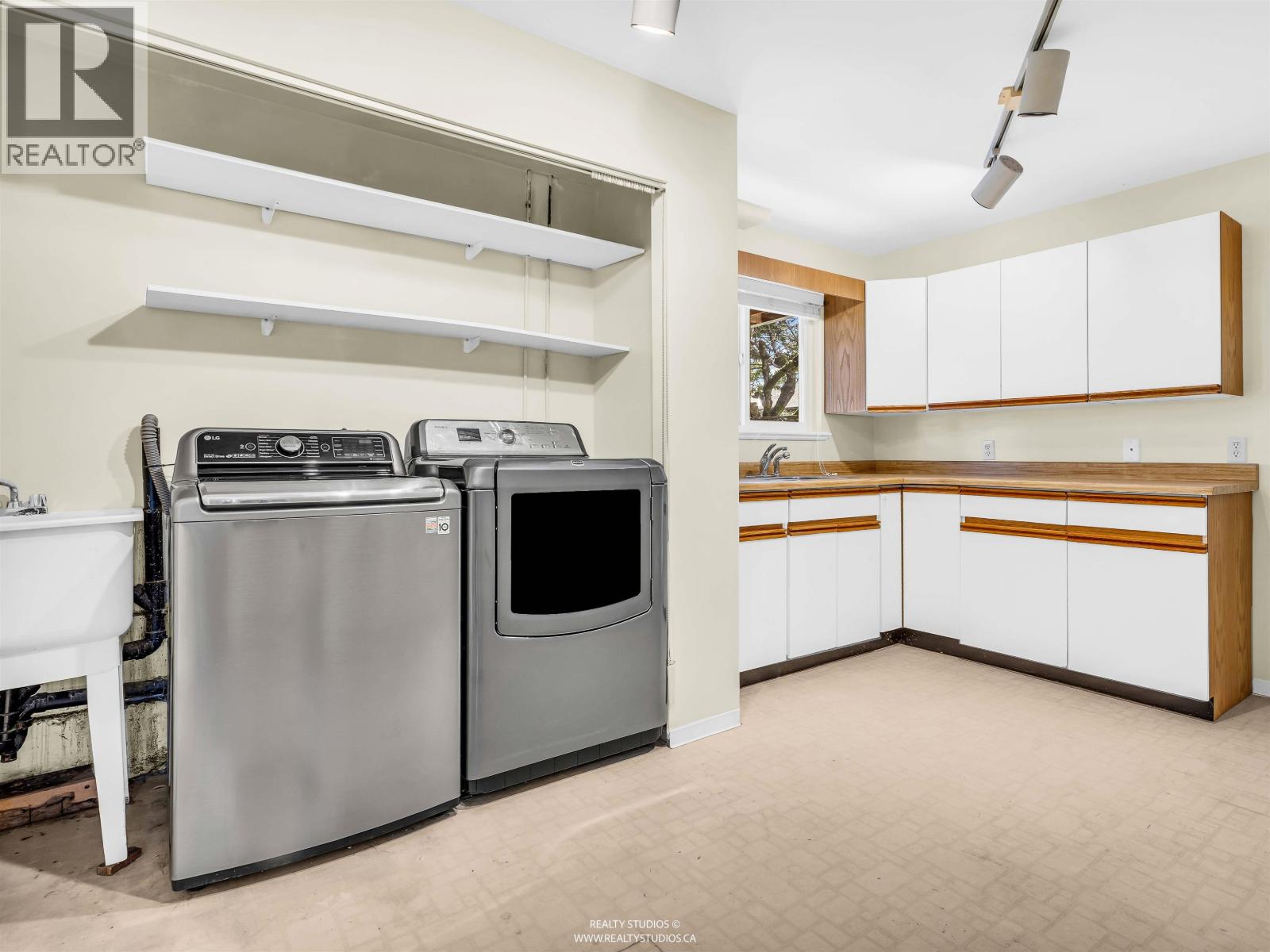 6431 Nanika Crescent, Richmond, British Columbia  V7C 2W6 - Photo 8 - R3105239