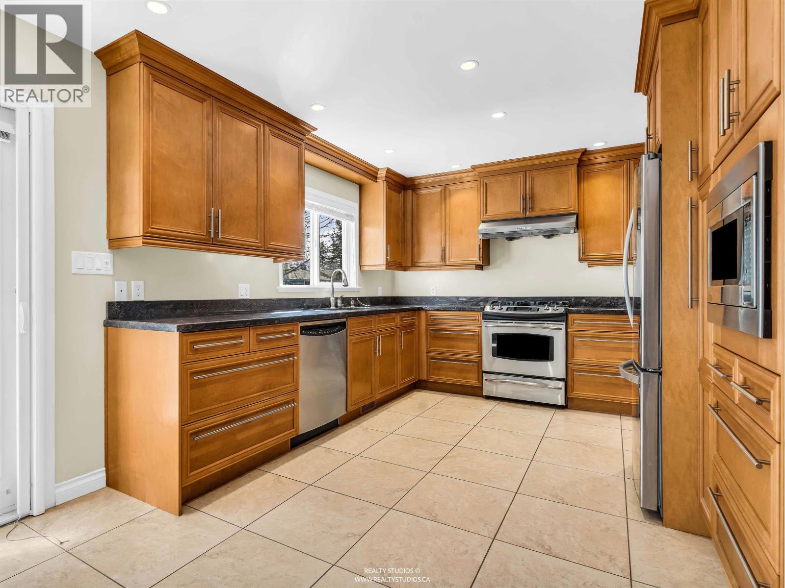 6431 Nanika Crescent, Richmond, British Columbia  V7C 2W6 - Photo 19 - R3105239