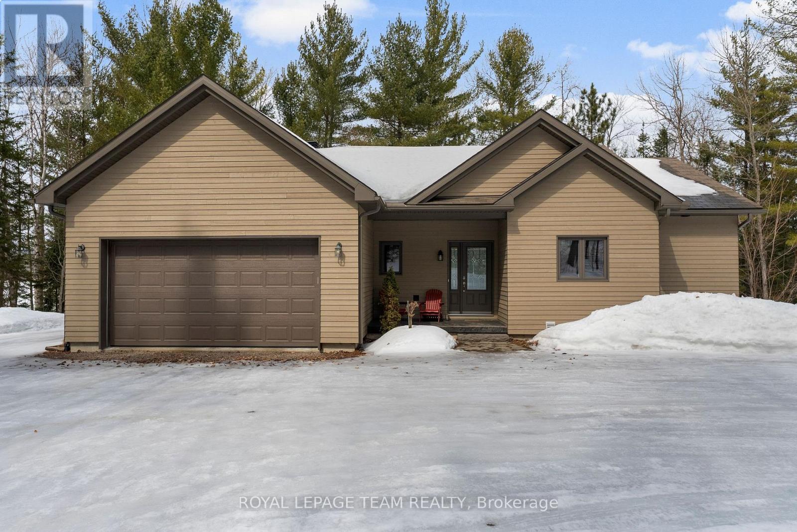424 Lakewoods Drive, Madawaska Valley, Ontario  K0J 1B0 - Photo 5 - X12954764