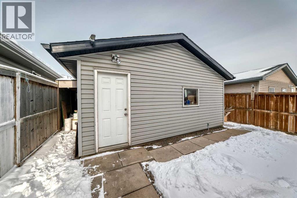 9275 Saddlebrook Drive NE, Calgary, Alberta  T3J 5M5 - Photo 24 - A2298694