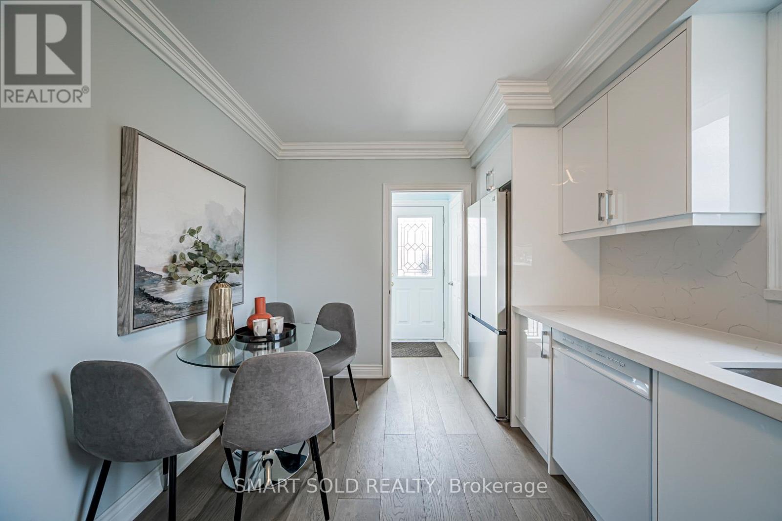 995 Garrard Avenue, Mississauga, Ontario  L5E 1L4 - Photo 12 - W12885392