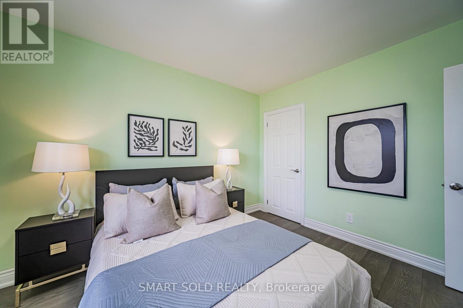 995 Garrard Avenue, Mississauga, Ontario  L5E 1L4 - Photo 25 - W12885392