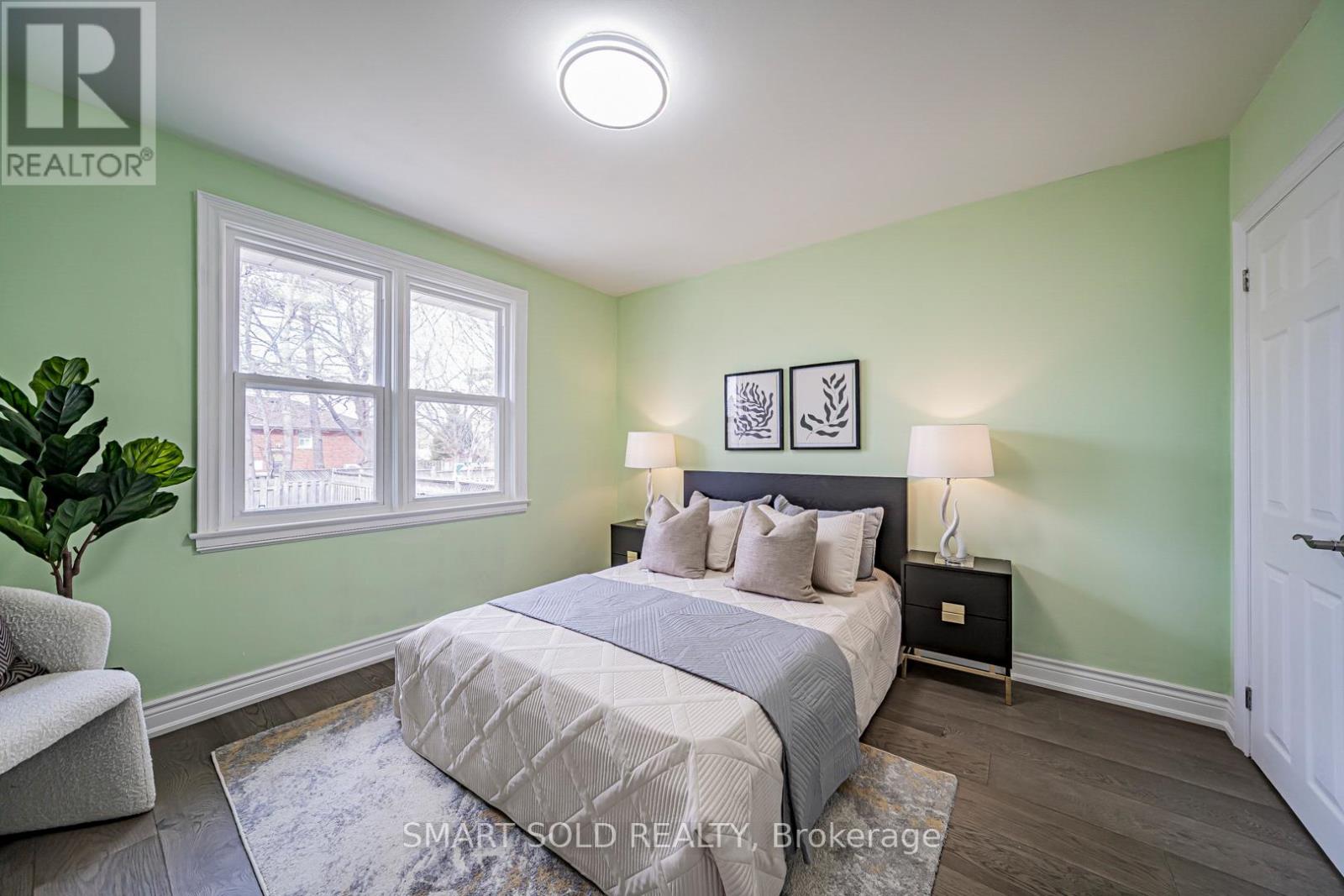 995 Garrard Avenue, Mississauga, Ontario  L5E 1L4 - Photo 23 - W12885392