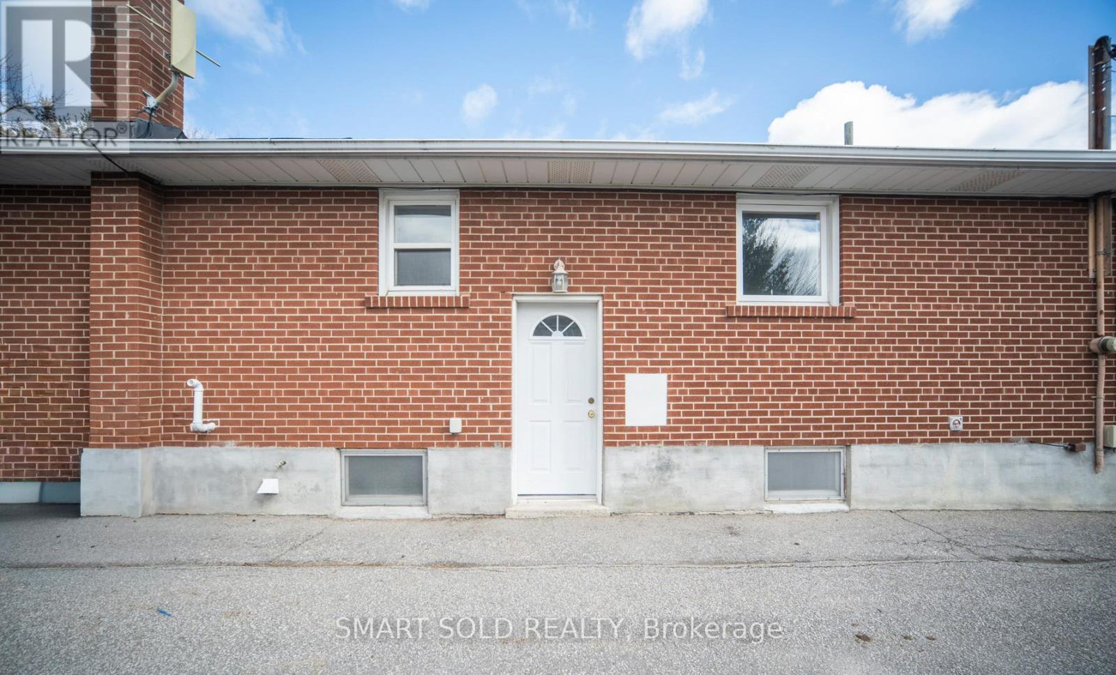 995 Garrard Avenue, Mississauga, Ontario  L5E 1L4 - Photo 32 - W12885392