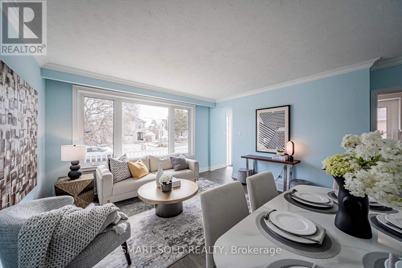 995 Garrard Avenue, Mississauga, Ontario  L5E 1L4 - Photo 5 - W12885392