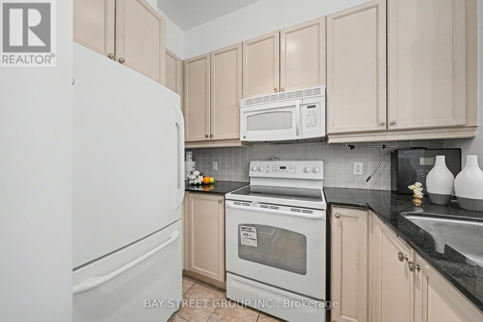 507 - 25 Earlington Avenue, Toronto, Ontario  M8X 3A3 - Photo 13 - W12943652