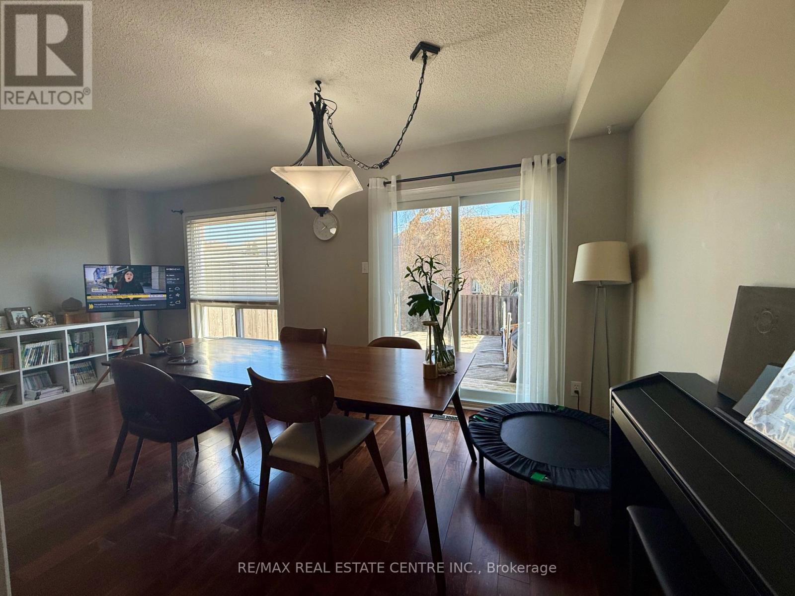 2225 Dale Ridge Drive, Oakville, Ontario  L6M 3L4 - Photo 4 - W12948734