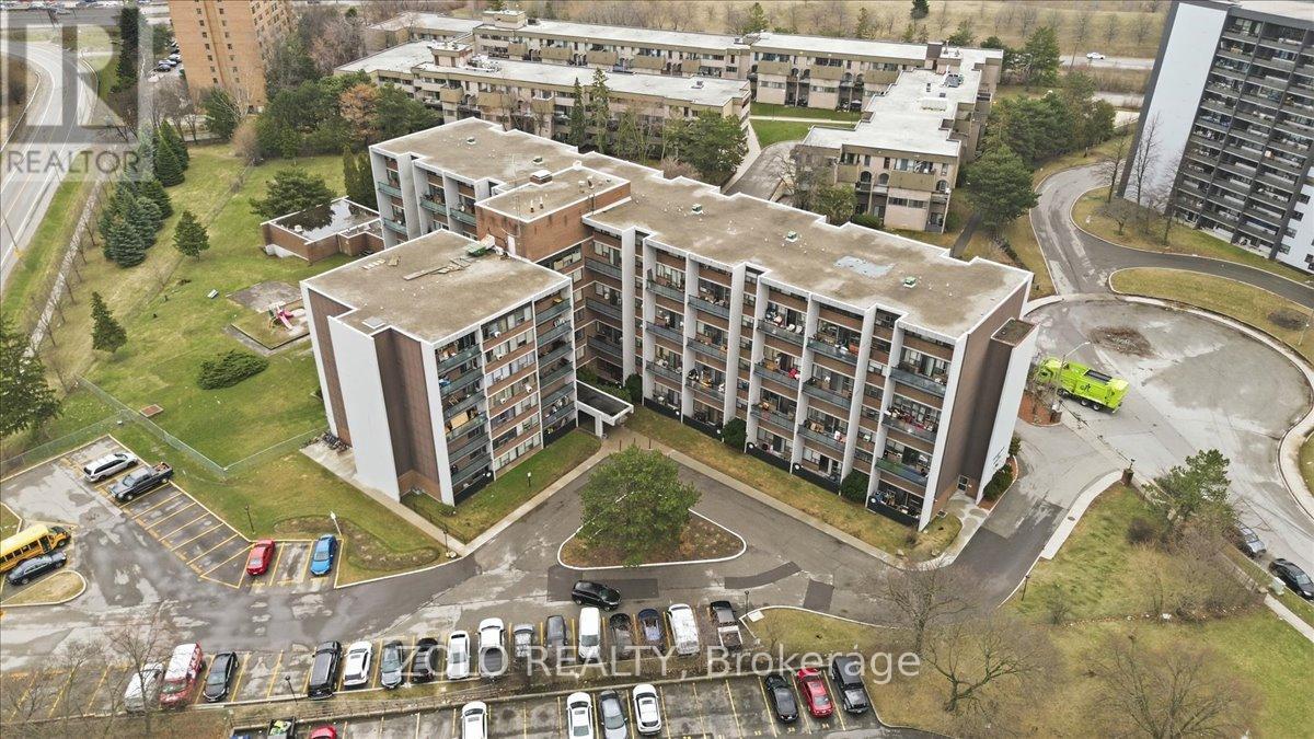 707 - 2121 Roche Court, Mississauga, Ontario  L5K 2C7 - Photo 2 - W12948408