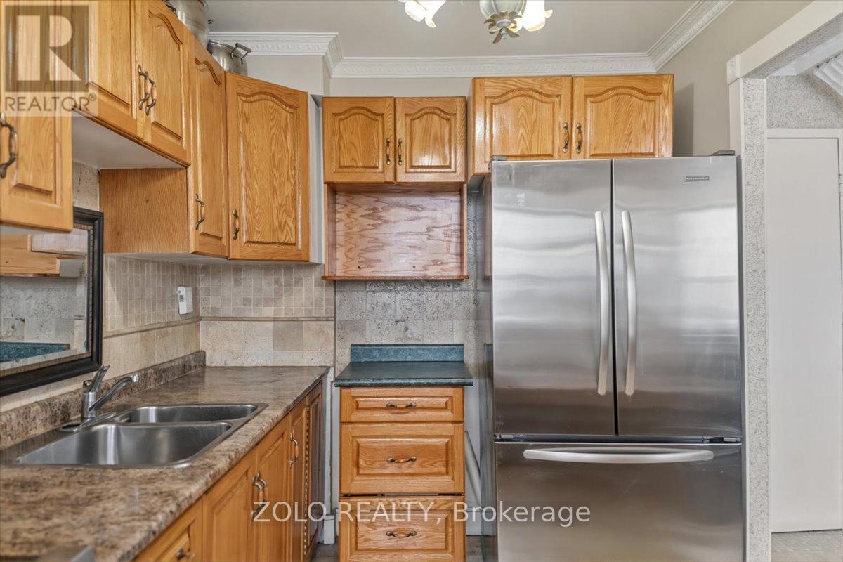 707 - 2121 Roche Court, Mississauga, Ontario  L5K 2C7 - Photo 6 - W12948408