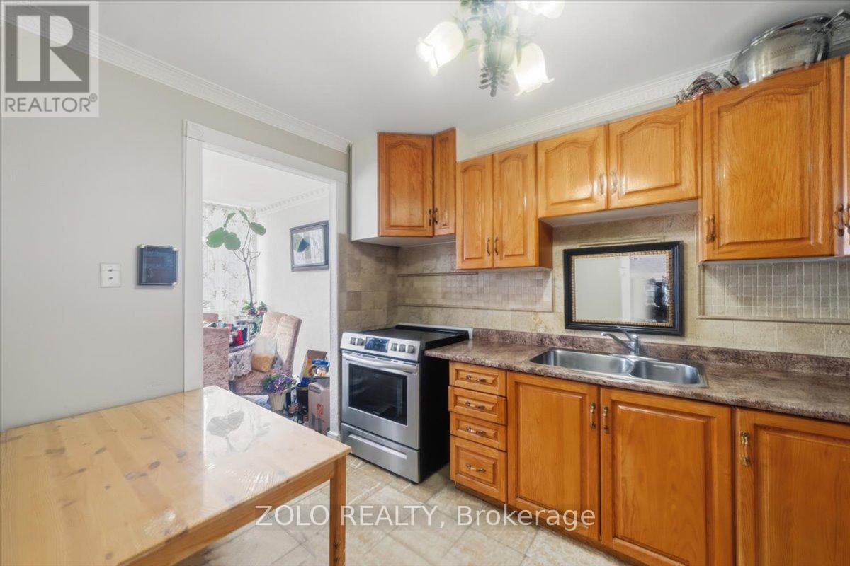 707 - 2121 Roche Court, Mississauga, Ontario  L5K 2C7 - Photo 8 - W12948408