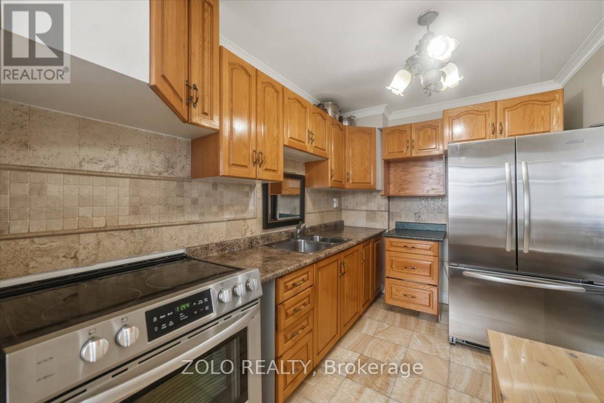 707 - 2121 Roche Court, Mississauga, Ontario  L5K 2C7 - Photo 4 - W12948408