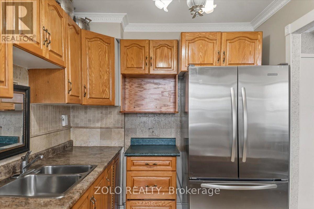 707 - 2121 Roche Court, Mississauga, Ontario  L5K 2C7 - Photo 9 - W12948408