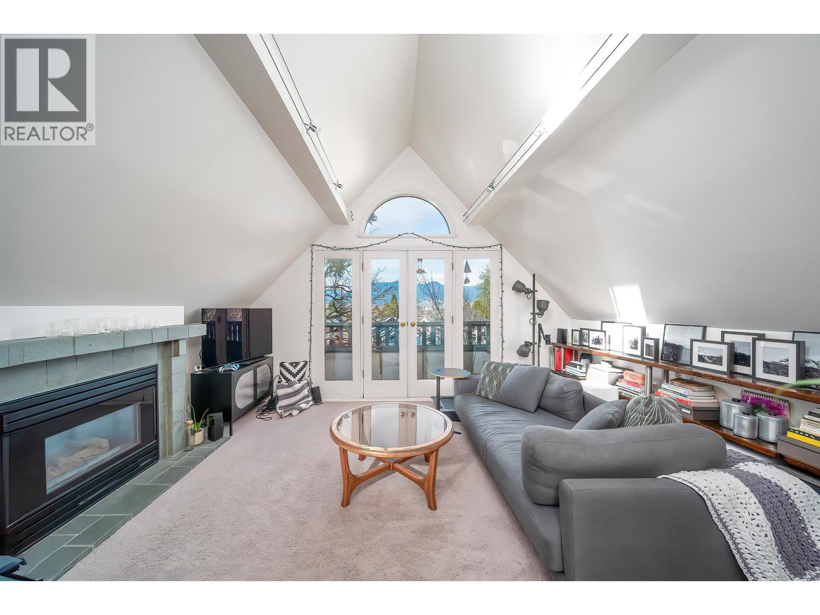 826 E 13th Avenue, Vancouver, British Columbia  V5T 2L5 - Photo 4 - R3105521