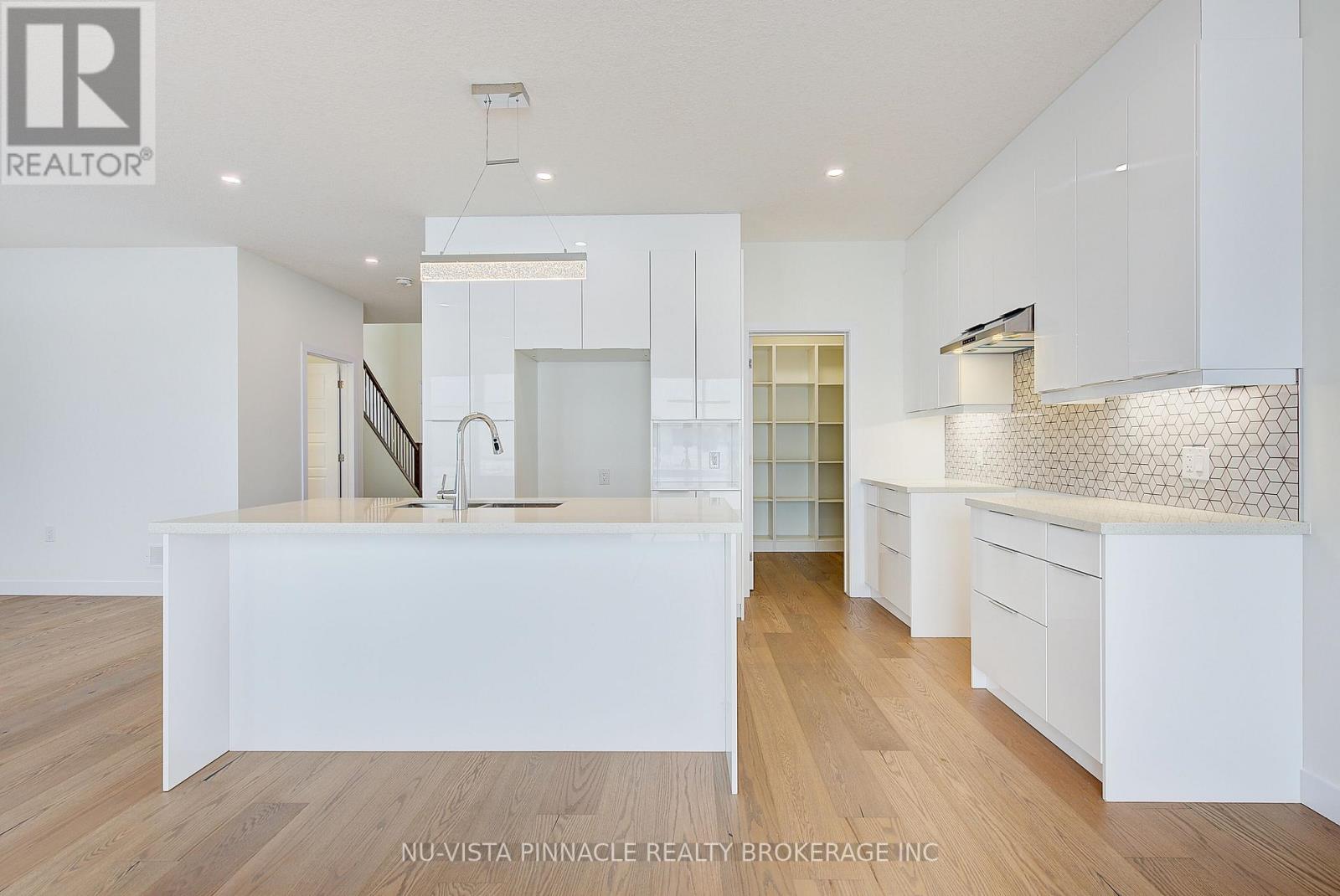 236 Greene Street, South Huron, Ontario  N0M 1S3 - Photo 14 - X12954856