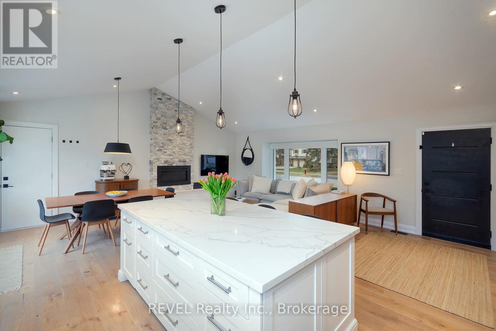 3394 Guildwood Drive, Burlington, Ontario  L7N 1L7 - Photo 13 - W12954836